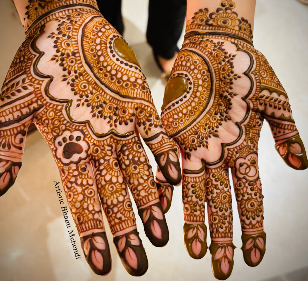 intricate engagement mehndi design for brides2024 
artistic bhanu mehendi
best bridal mehndi artist in gurgaon delhi ncr