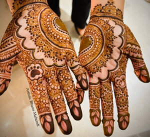 best bridal mehendi artist in gurgaon haryana artistic bhanu mehendi designer intricate mehendi design